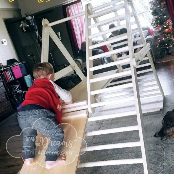 A customized climbing ladder for toddlers